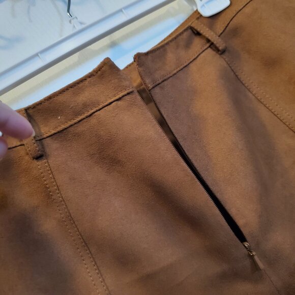Nordstrom Hinge Faux Suede Mini Skirt with Pockets - Size 1(10/12) - Picture 4 of 6